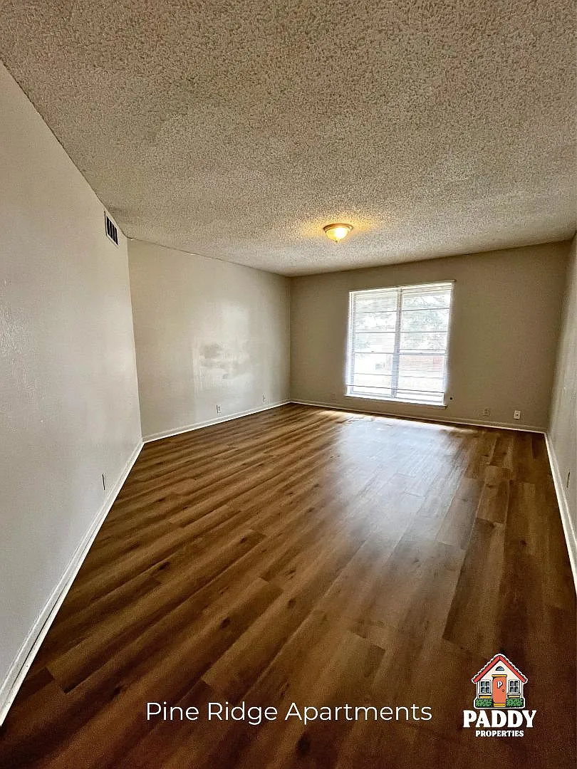 Unit Photo - 306 Lakewood Dr #31