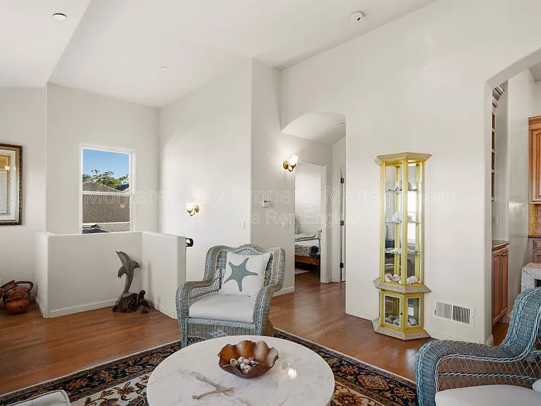 525 Laurel Ave — Photo 4