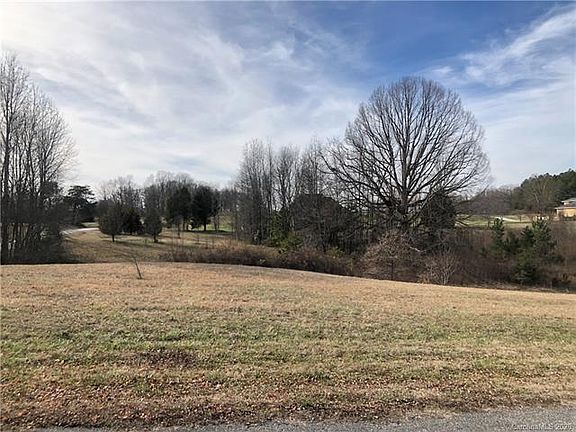 5th image of 181 Blueberry Hill Dr