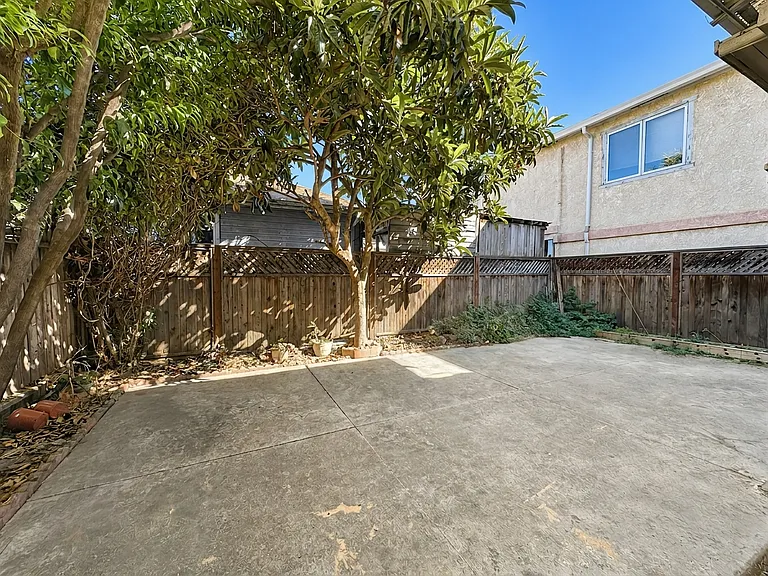 1630 8th Ave — Photo 15