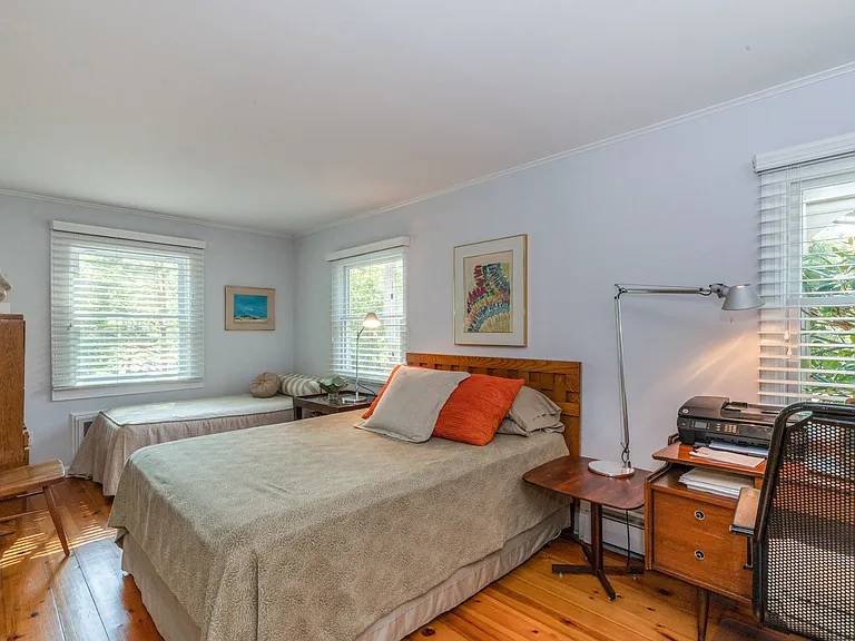 311 Meadows W — Photo 10