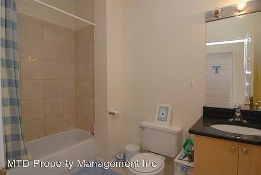 2nd image of 2528 N Burling St APT 3R