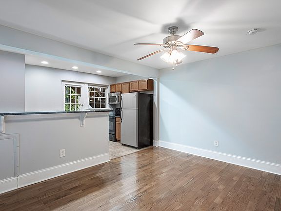 5th image of 805 N 21st St APT D