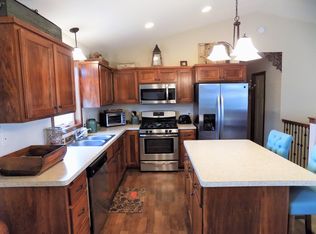 8594 Fairhill Ln, Monticello, MN 55362