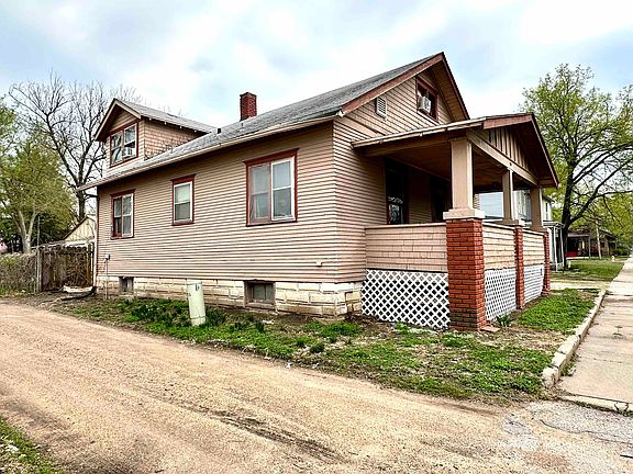 2nd image of 110 N College Ave