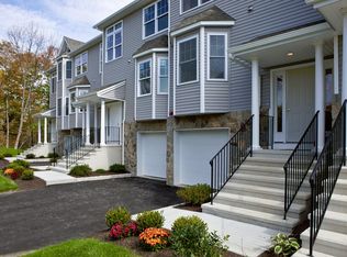 014 Berry Ln, Wappingers Falls, NY 12590
