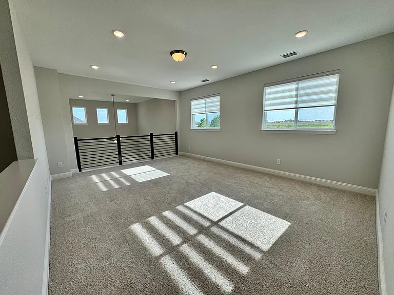 2930 Eleanor Dr — Photo 22