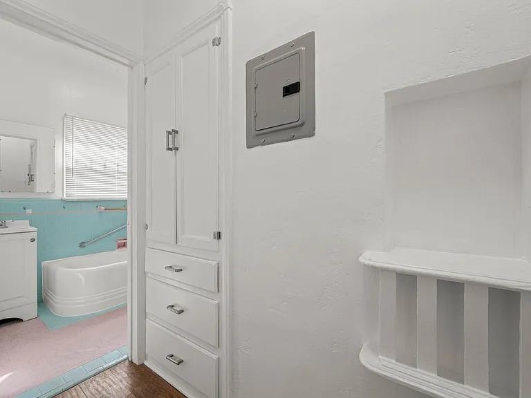 4172 3/4 S Leimert Blvd — Photo 18