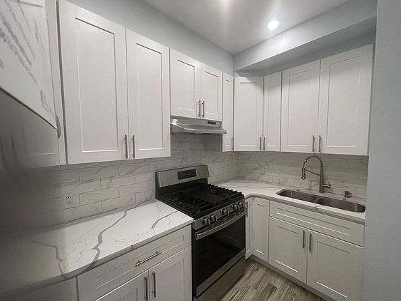 5th image of 14109 70th Ave #1