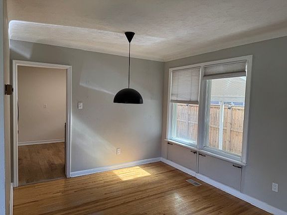 2nd image of 1143 Field St