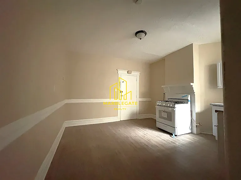 79 Jackson St #33 — Photo 2