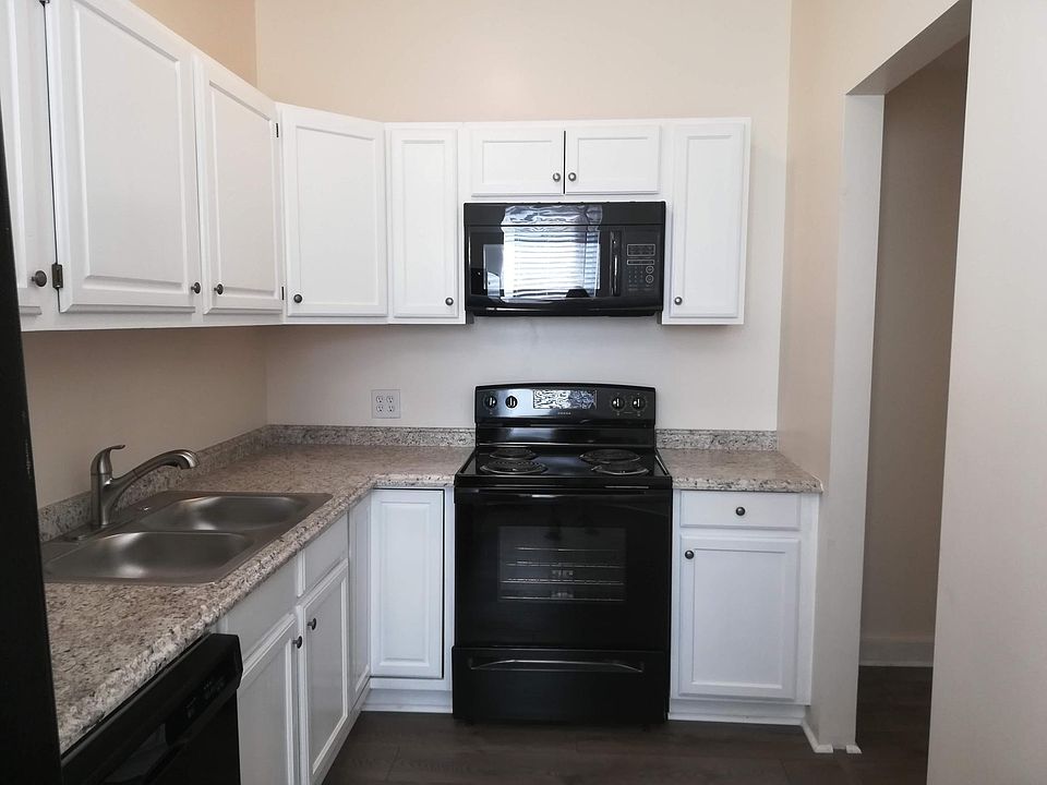 1st image of 28 Wuest St #A