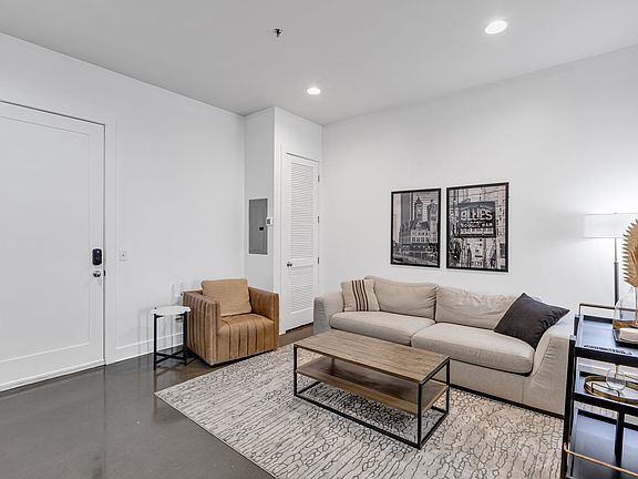 4th image of 210 30th Ave N APT 210