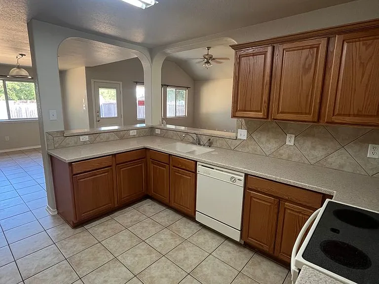 1607 Schottische Ln — Photo 6