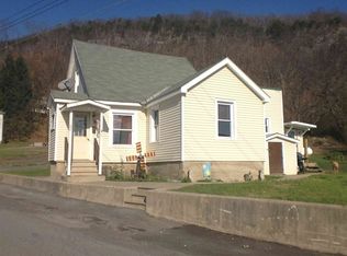 62 Mountain St, Whitehall, NY 12887