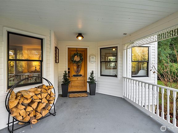 5th image of 5528 226TH Street NW