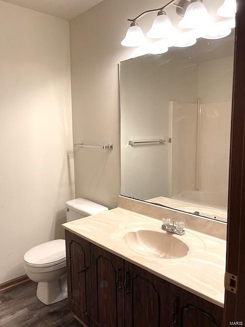 2nd image of 1520 Oak Meadow Dr