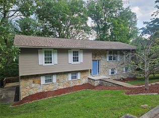 109 Ridgewood Forest Rd, Saint Albans, WV 25177