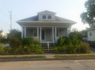 202 Auburn St, Cranston, RI 02910