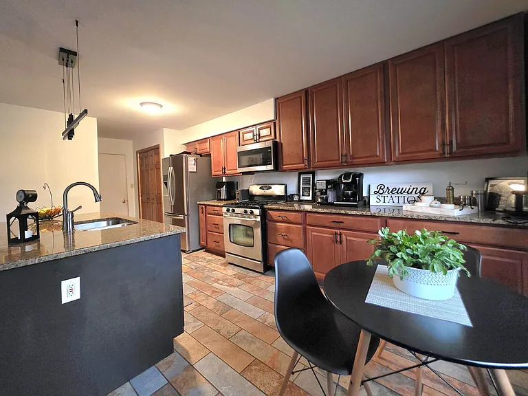 749 Rosslare Pl — Photo 10