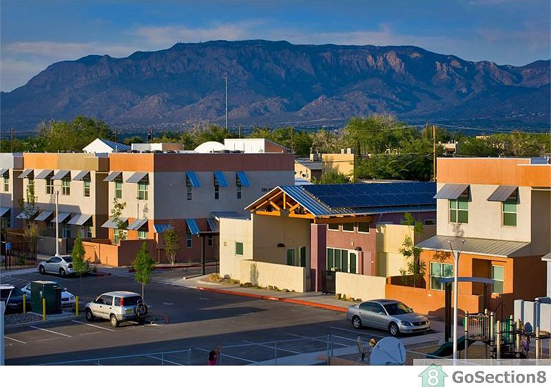 1st image of 517 San Pedro Dr SE