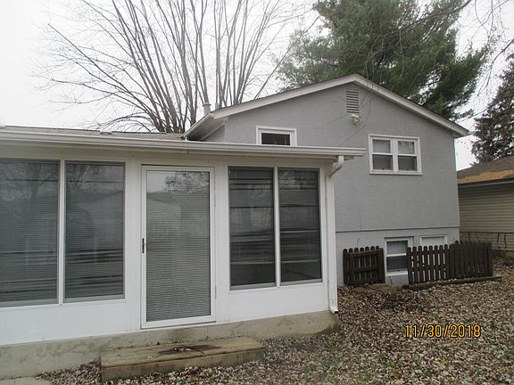 2nd image of 3276 Earncliff Dr