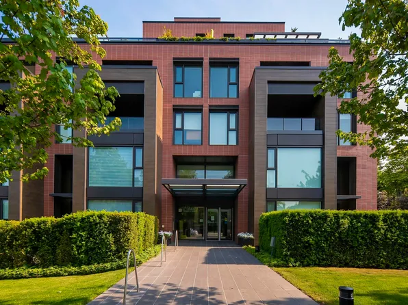 1561 W 57th Ave #608, Vancouver, BC V6P 0H5