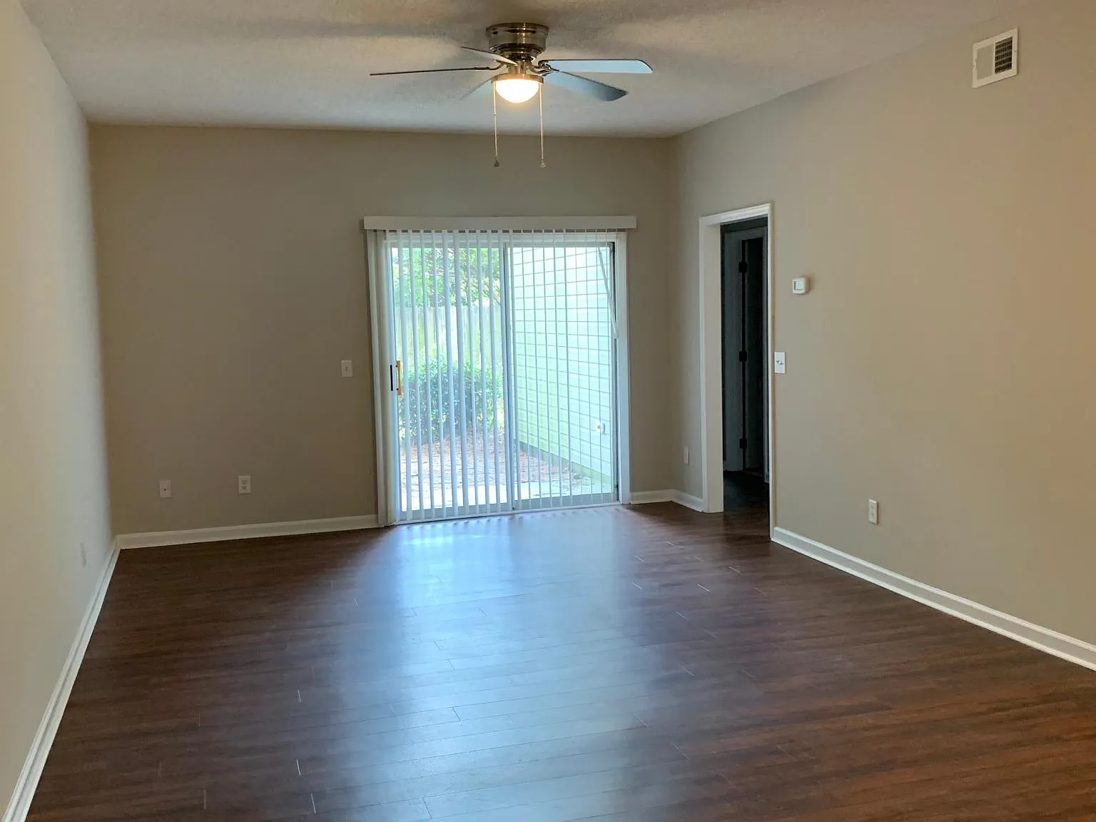 3 bed, 1180 sqft, $1,395 — Photo 4