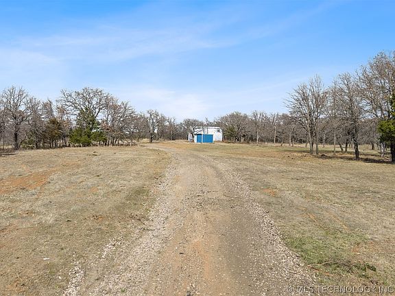 3rd image of 1750 Rolling Hills Rd