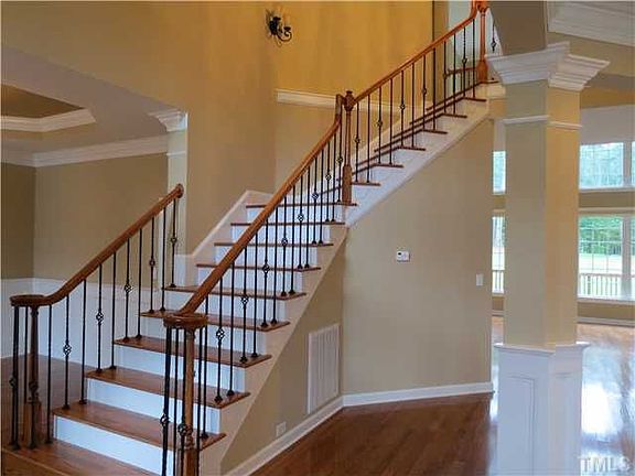 4th image of 1613 Wildhurst Ln