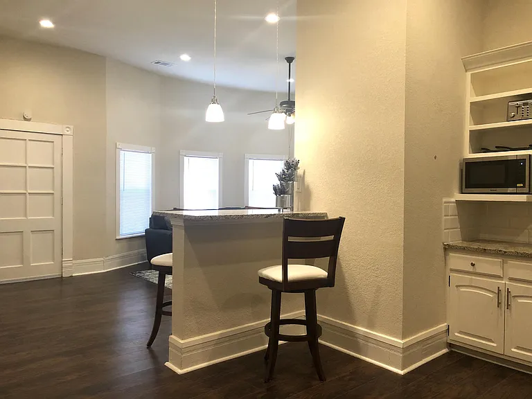 603 Devine St #1 — Photo 7