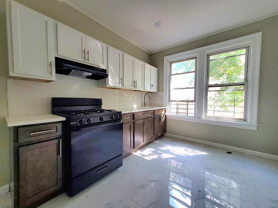1st image of 214 Chadwick Ave #2A