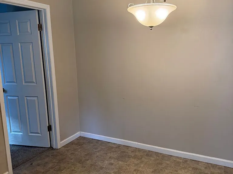 50 Fenwick Dr — Photo 3