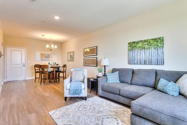 2nd image of 12455 San Fernando Rd #321