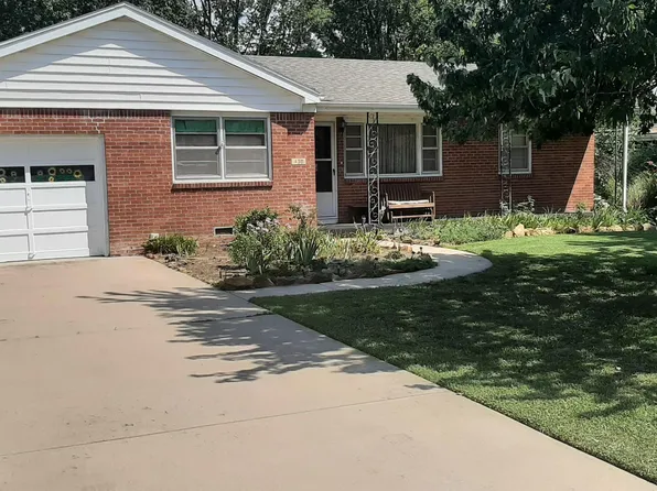 430 N Birch Ave, Valley Center, KS 67147