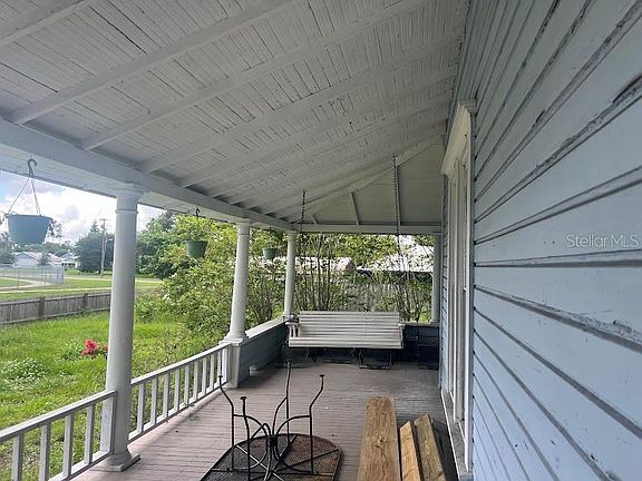 3rd image of 523 N Lee Ave