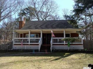 85 Swezey Ln, Middle Island, NY 11953