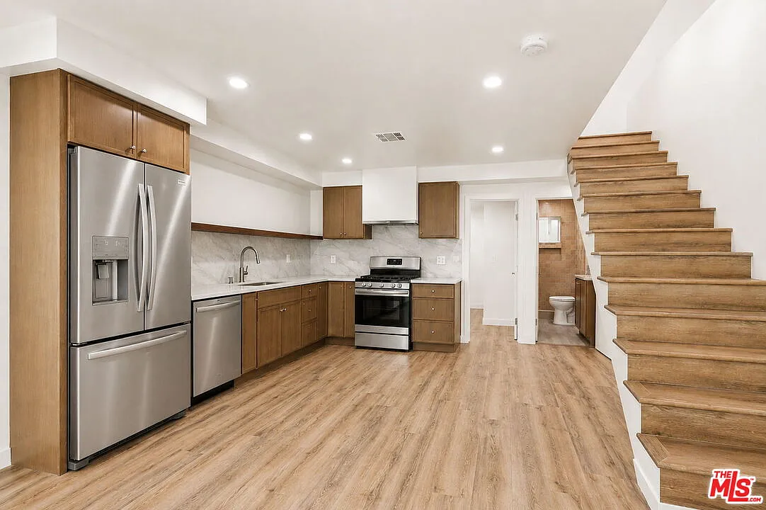 3 bed, 3.0 bath, 1753 sqft, $5,500 — Photo 1
