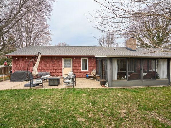 580 Merrimak Dr, Berea, OH 44017