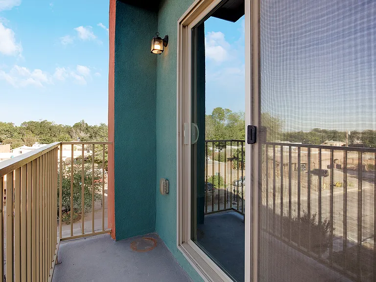 325 1-bedroom corner unit.