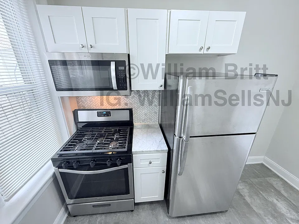 259 Grant Ave #B4