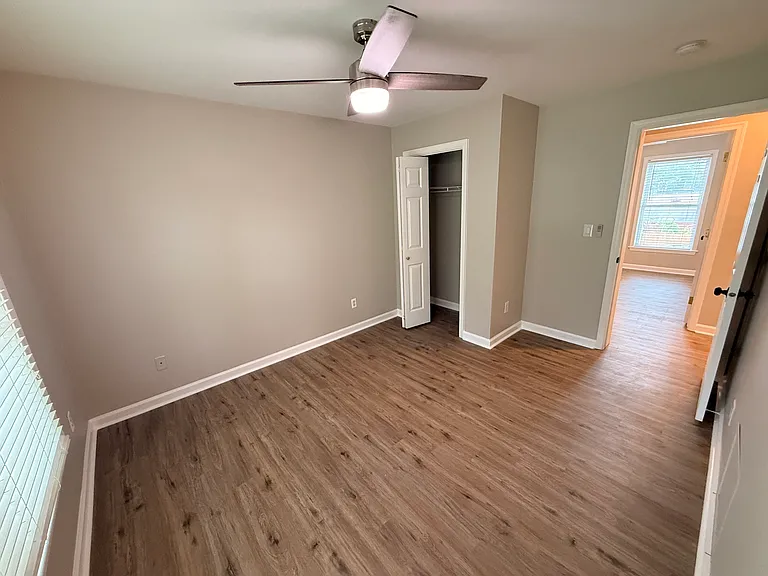 327 W Trinity Ave — Photo 16