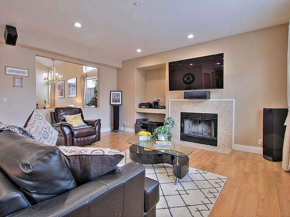 4th image of 128 Blue Spruce Ln