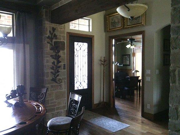 3rd image of 945 Bethany Ct