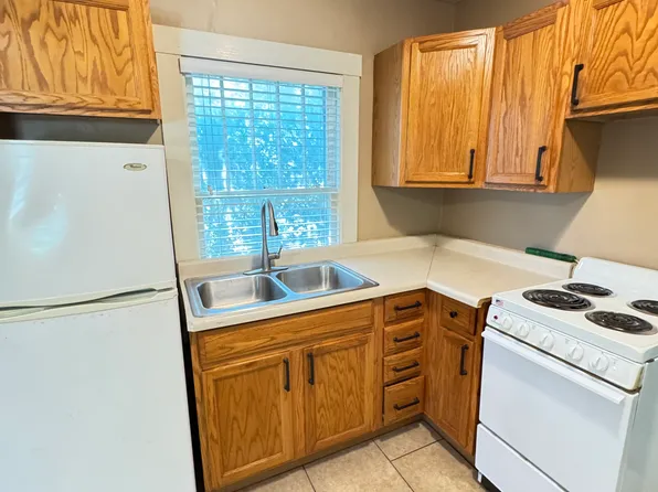 3840 W St #1, Lincoln, NE 68503