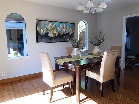 3rd image of 3595 Altamont Way