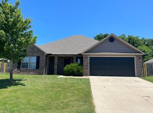 580 N Country Farm Rd, Fayetteville, AR 72704