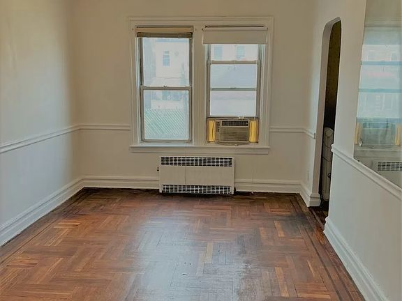 4th image of 1952 E 27th St