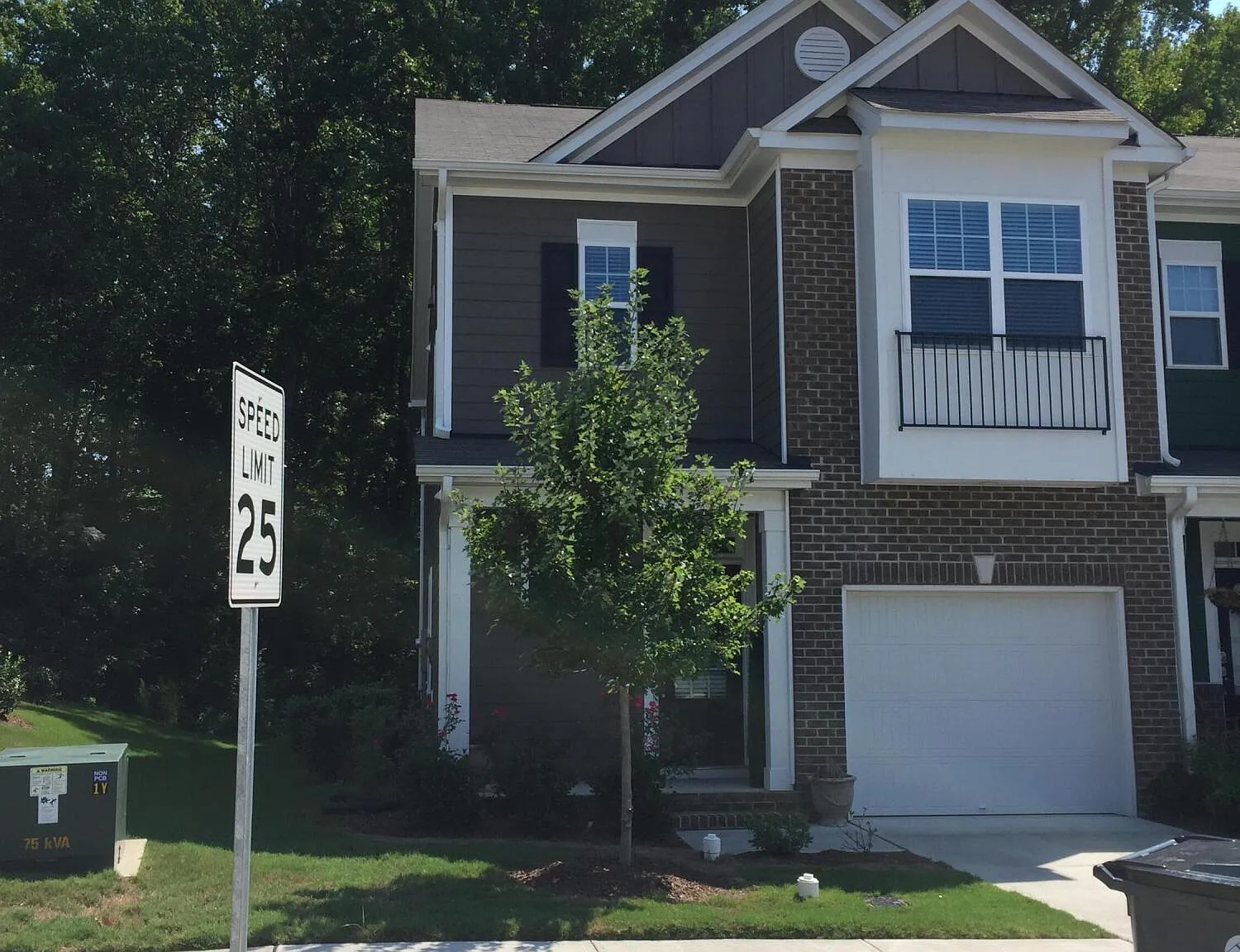 3 bed, 2.5 bath, 1800 sqft, $2,050 — Photo 1