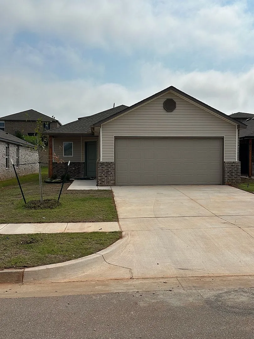 Pre-Leasing Now | Charming 3-Bedroom, 2-Bath Home in Yukon Available Soon — Photo 2